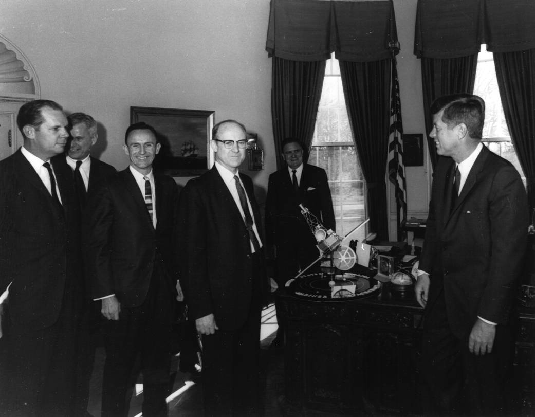 Kennedy Receives Mariner 2 Model