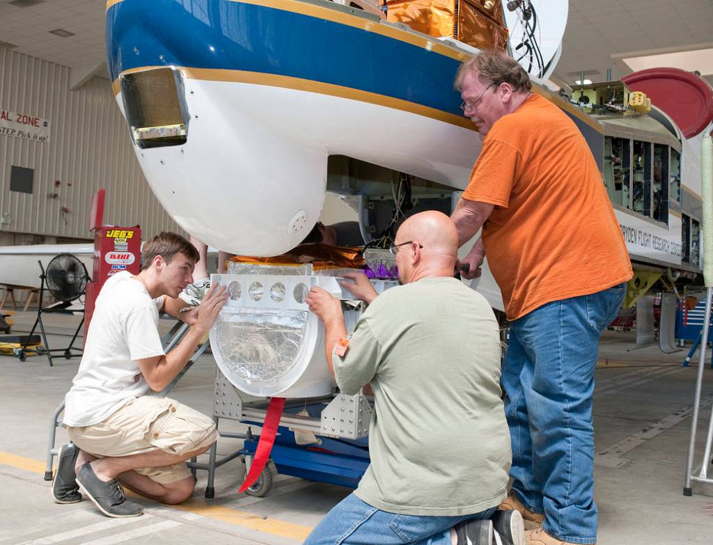Goddard and Northrop Grumman Team Installs Cloud Physics Lidar 