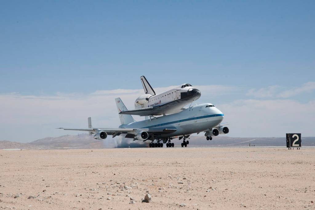 Blue Skies Greet Endeavour, SCA at Edwards Landing