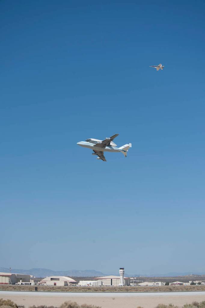 Blue Skies Greet Endeavour, SCA at Edwards Landing