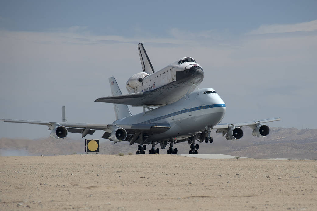 Blue Skies Greet Endeavour, SCA at Edwards Landing