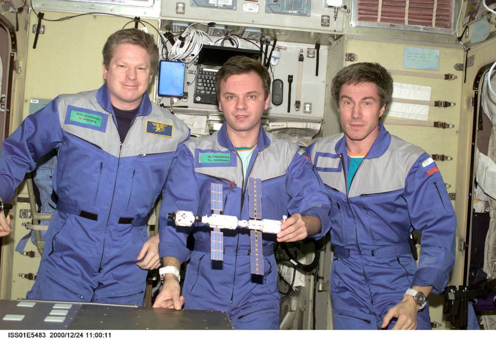 Expedition 1 Aboard the Station