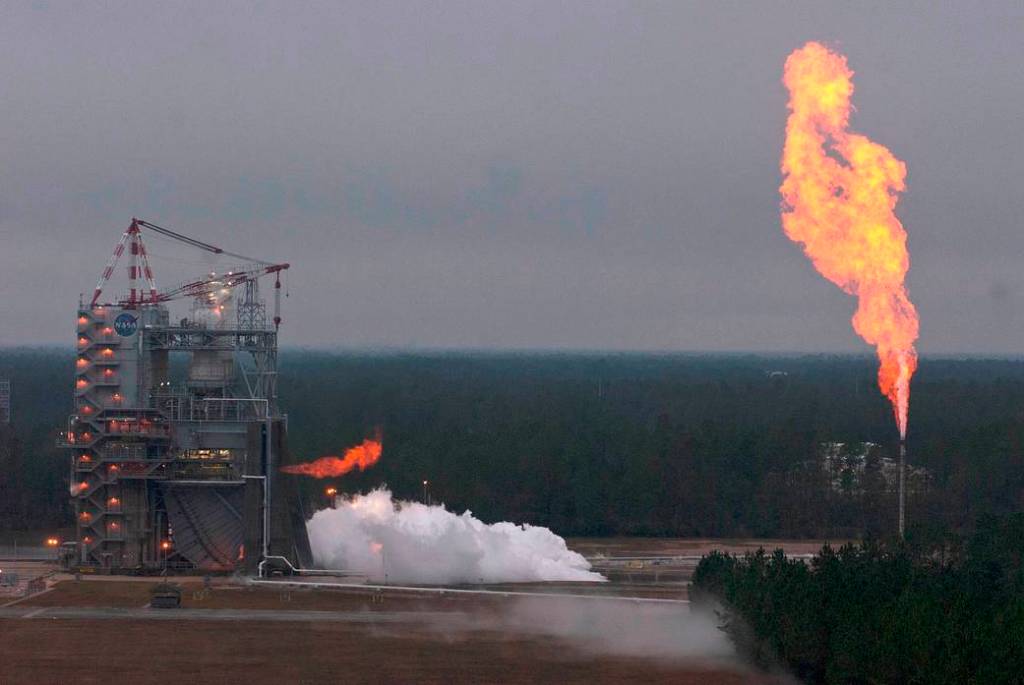 This Week in NASA History: J-2X Hot Fire Test – Nov. 27, 2012