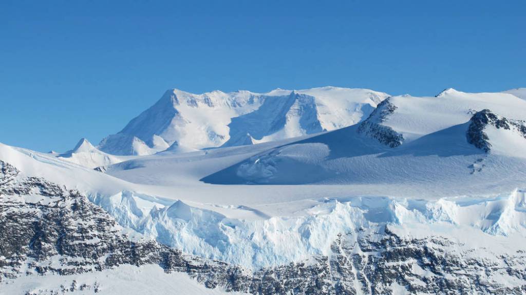 Ellsworth Range – Operation IceBridge Mission