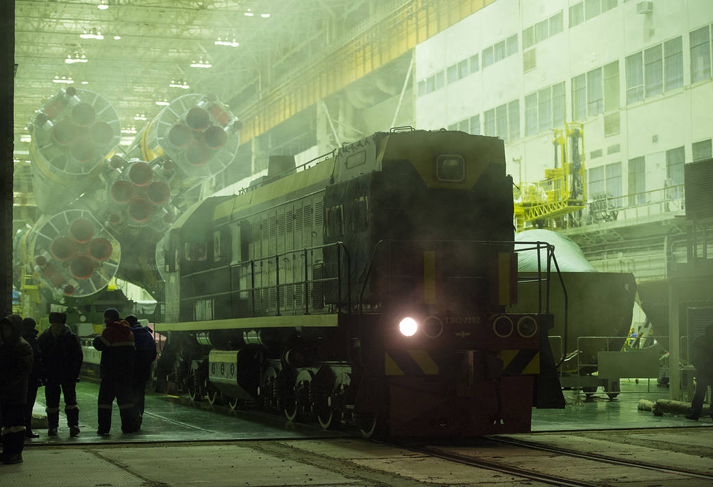 Expedition 34 Soyuz Rollout
