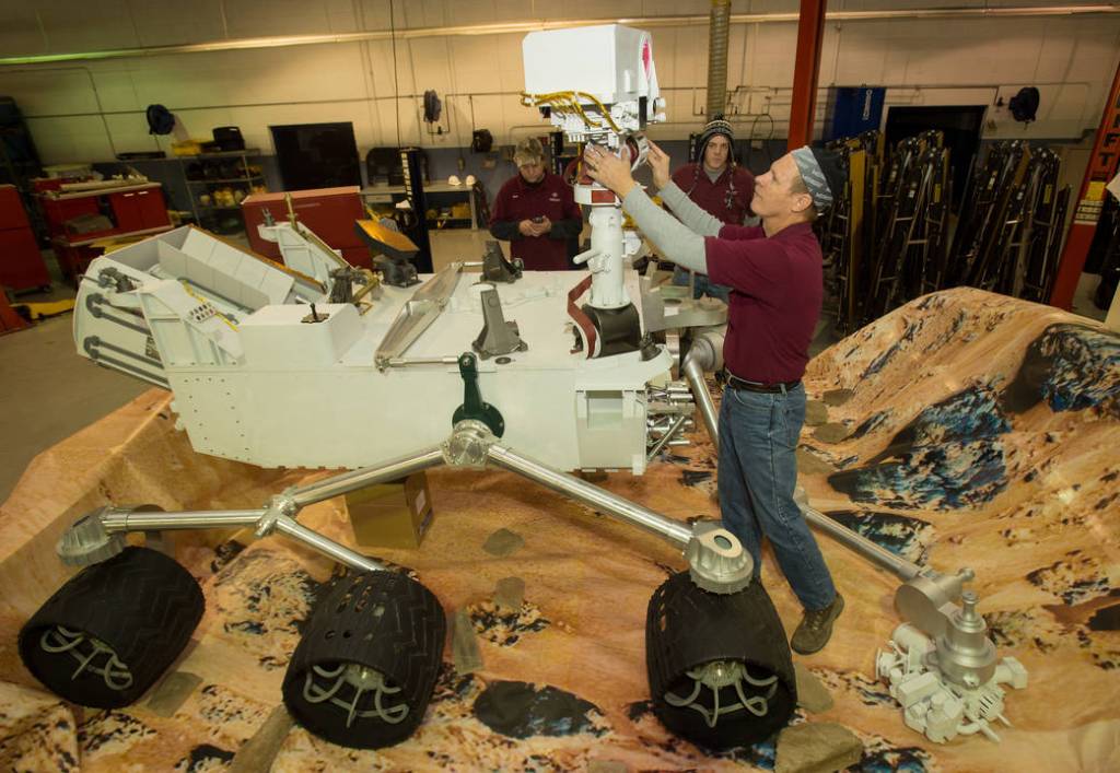 Curiosity Replica Preps for Parade