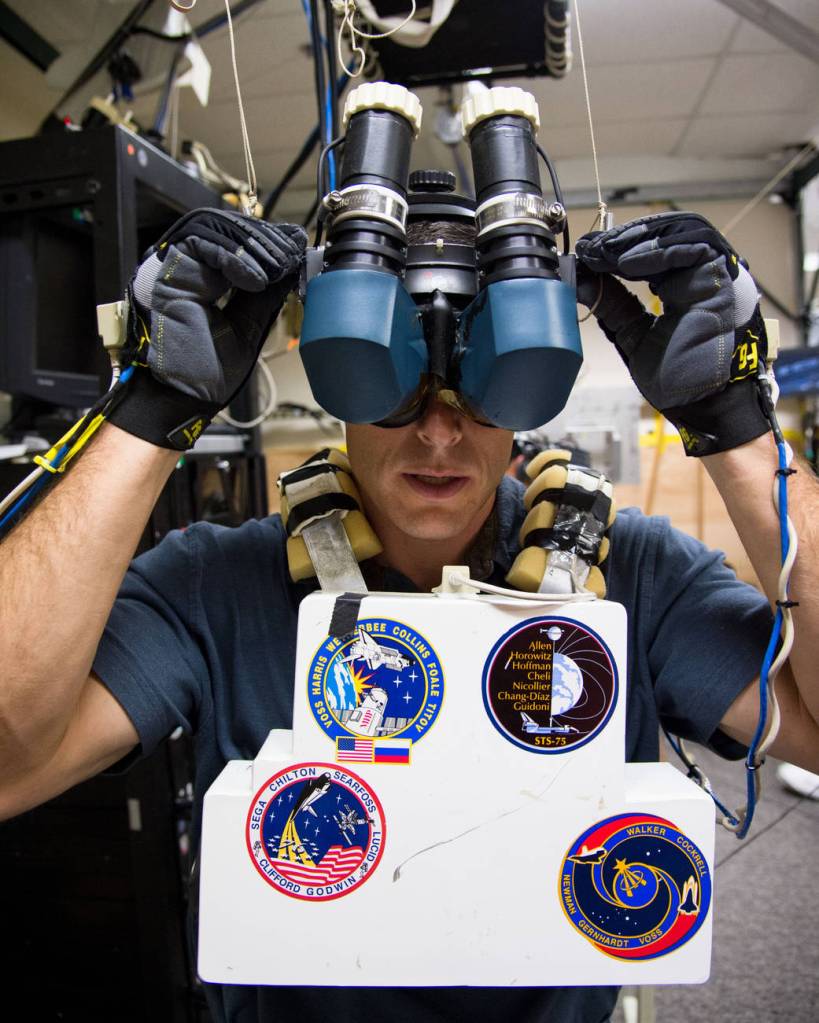 Astronaut Michael Hopkins Uses Virtual Reality Hardware