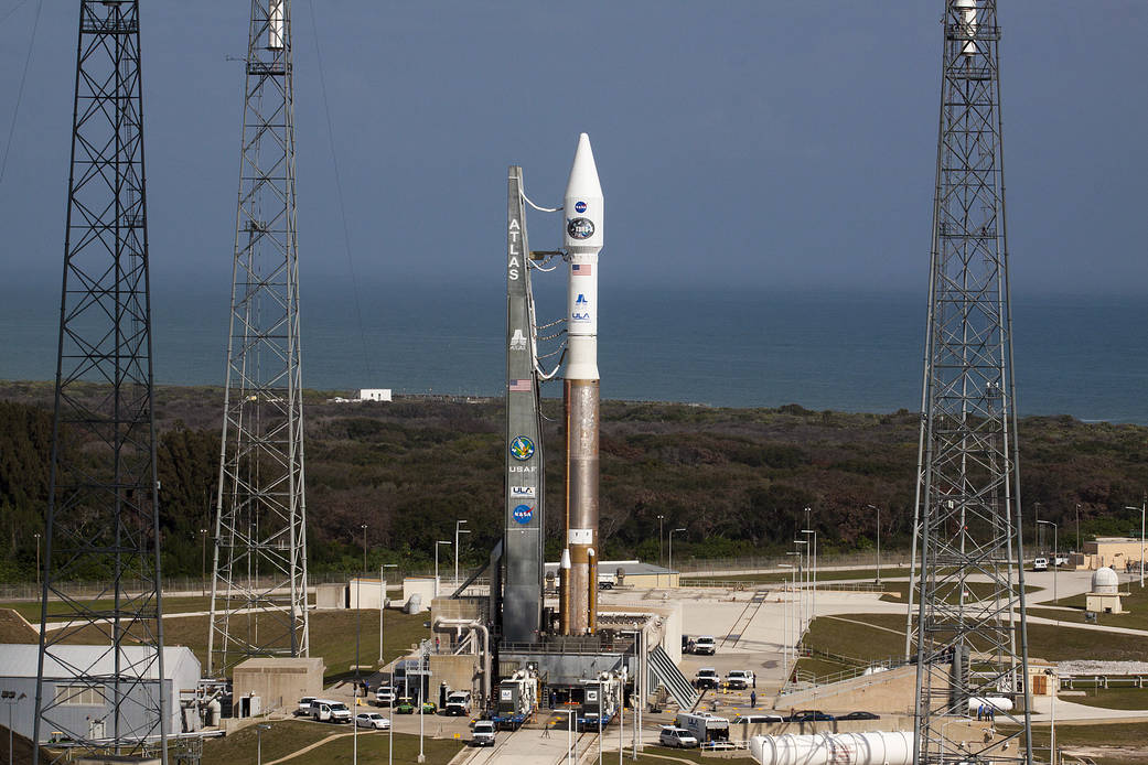 Atlas V Rolls to the Pad
