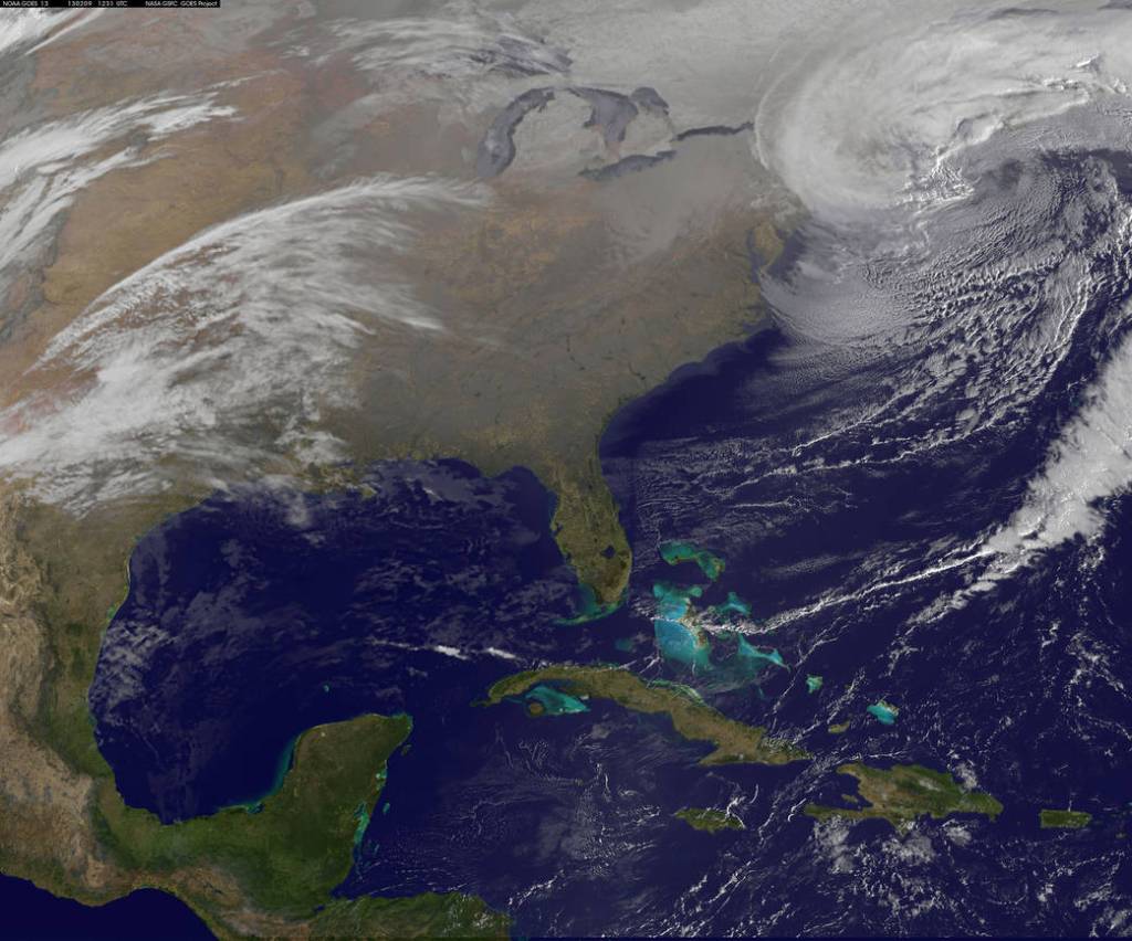 Blizzard Moves Through