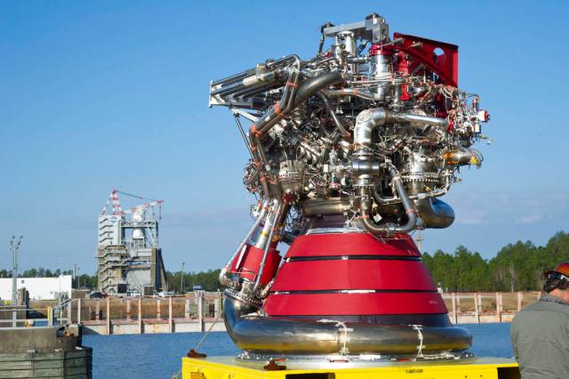 J-2X Engine Prepares for Testing at Stennis