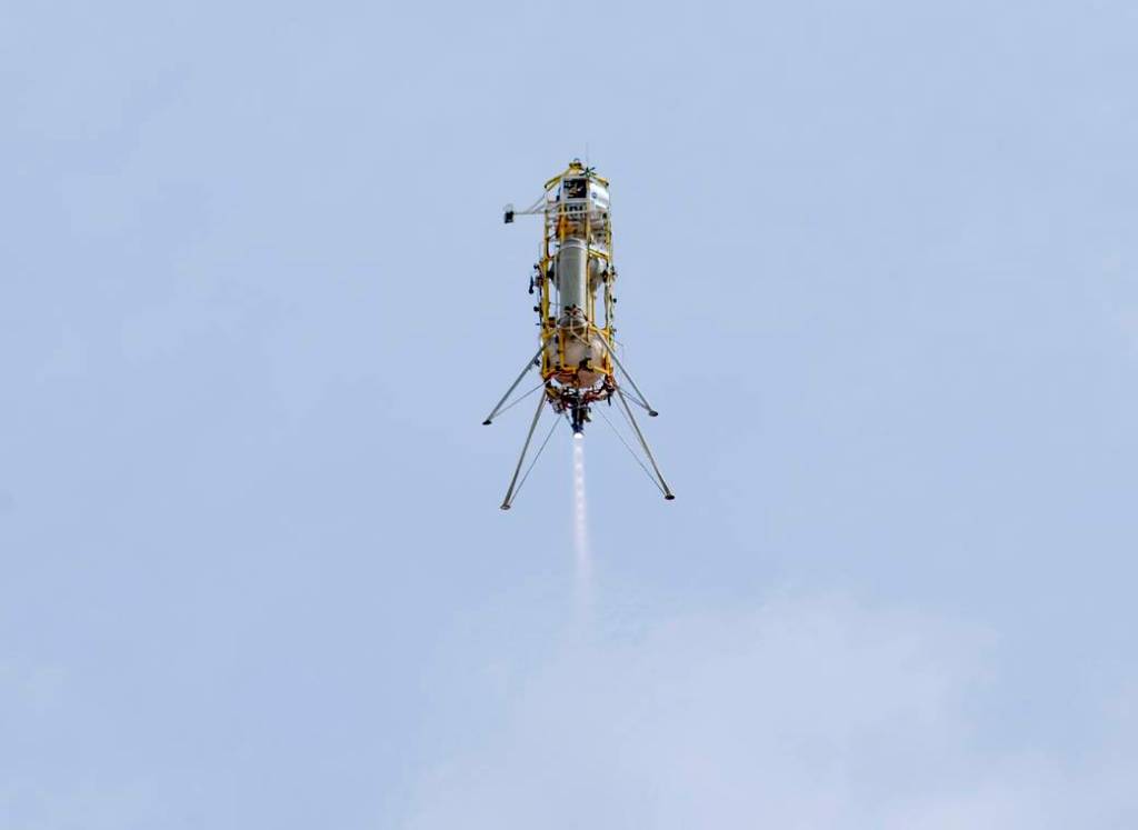 Masten's Xombie flight with Draper Lab's GENIE Controls