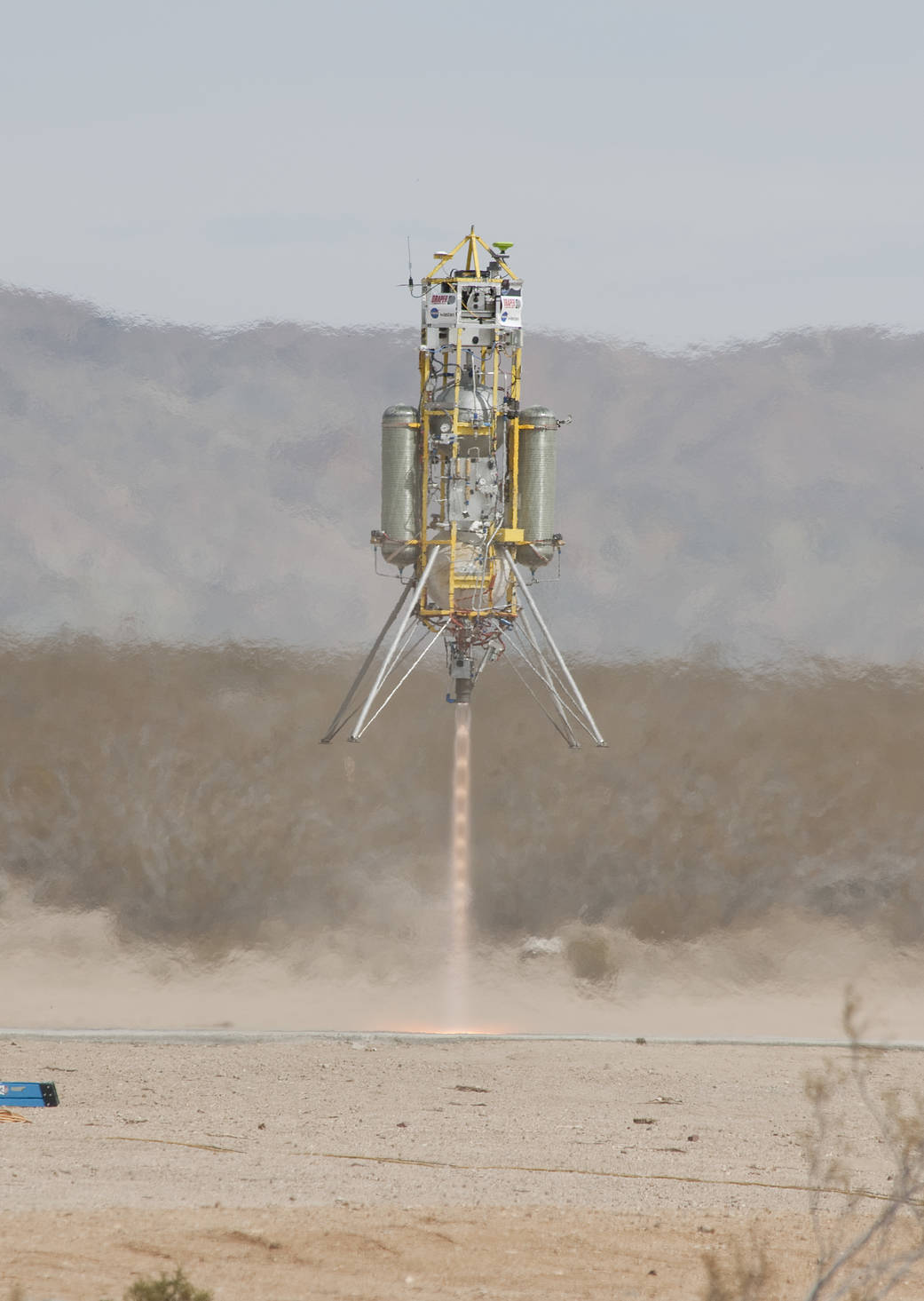Masten's Xombie flight with Draper Lab's GENIE Controls