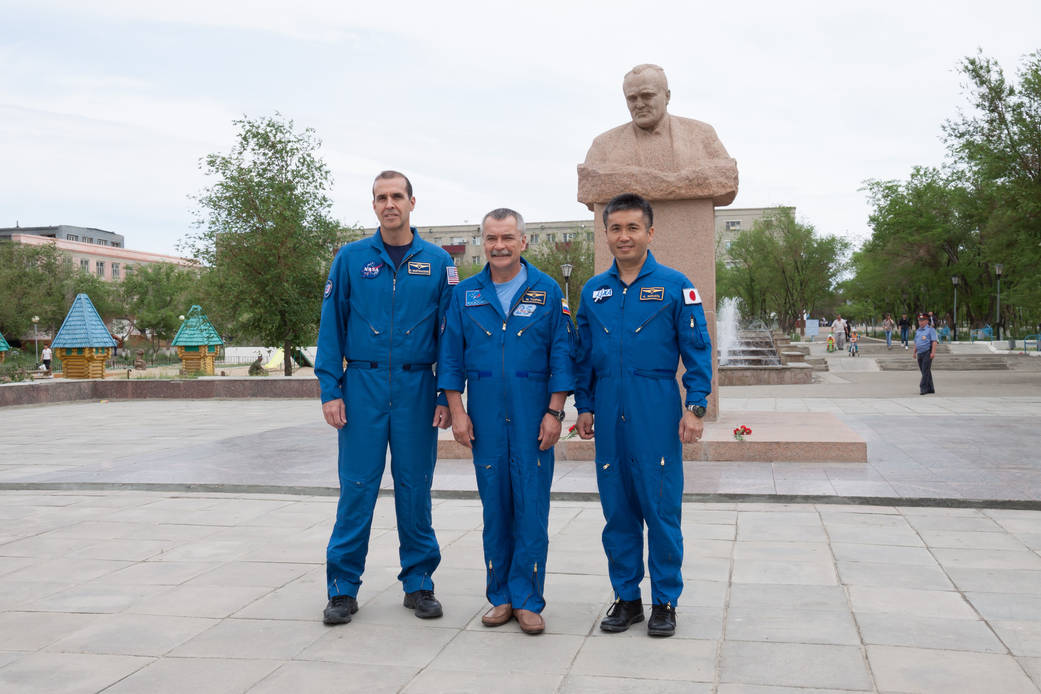 Expedition 36-37 Backup Crew Members