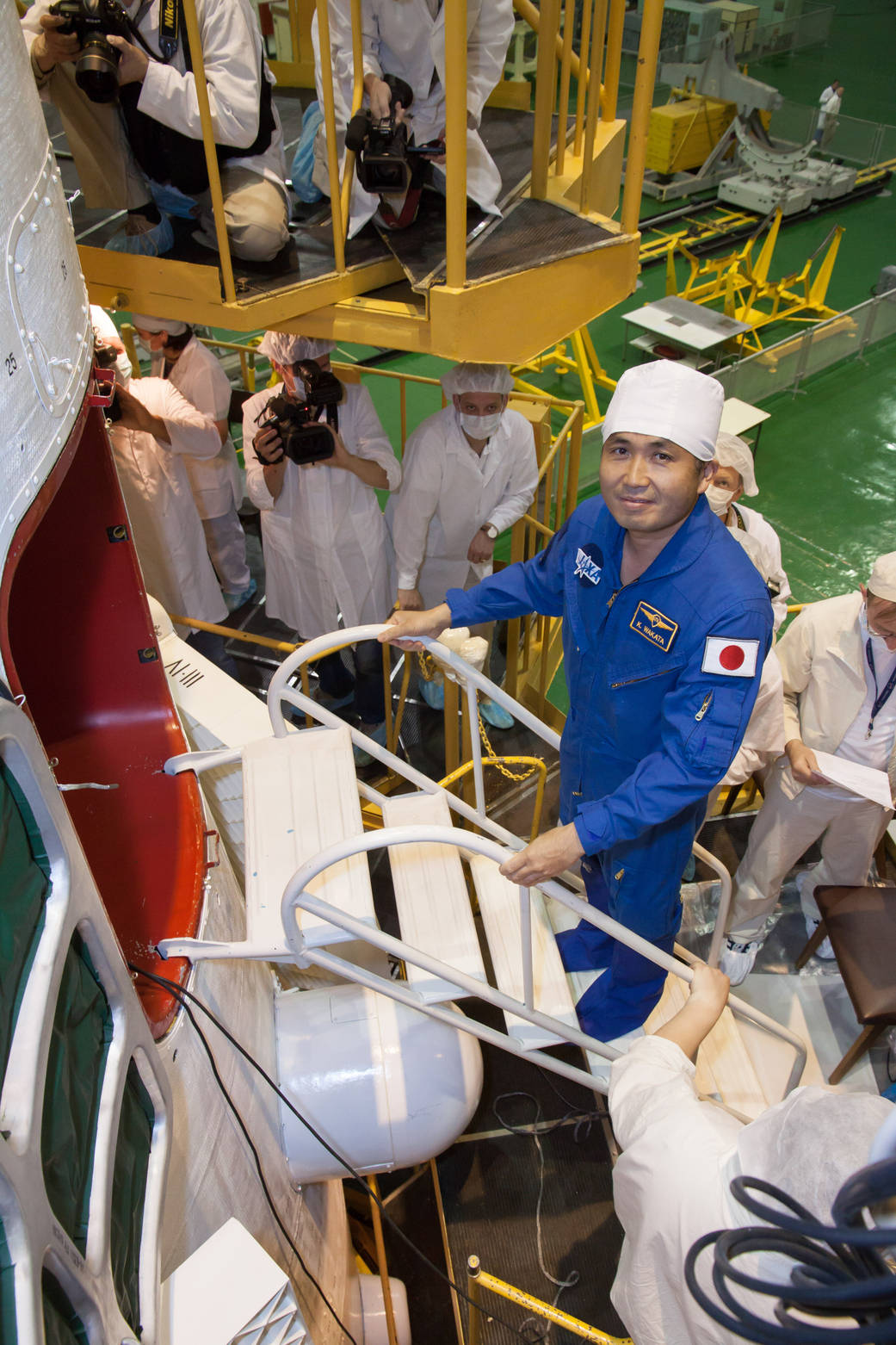 Astronaut Koichi Wakata Checks Out Soyuz