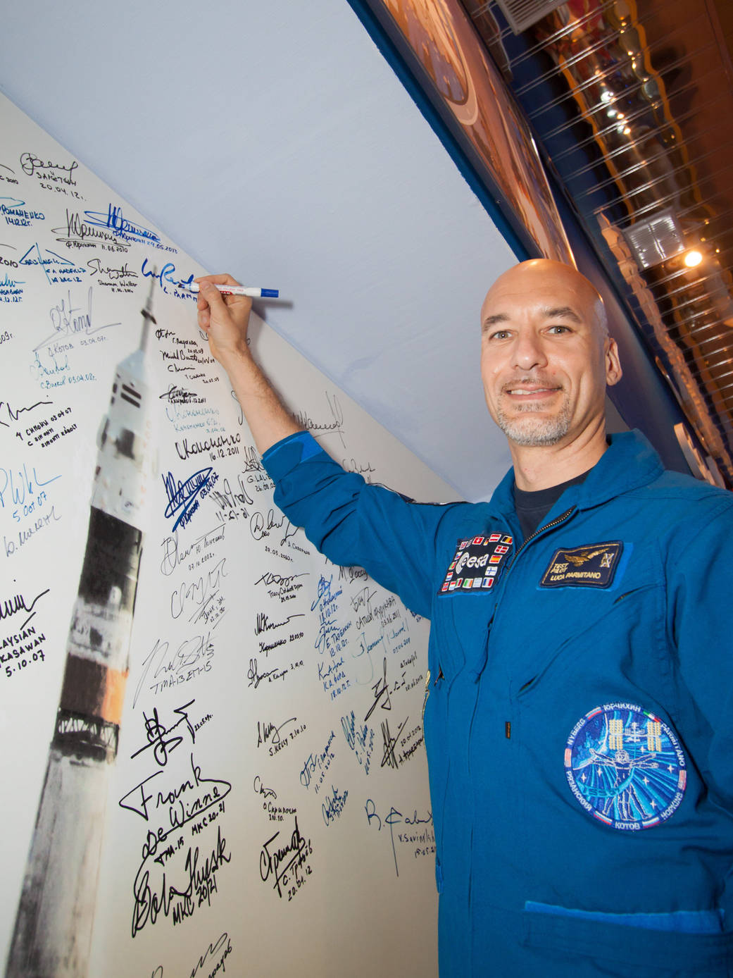 Astronaut Luca Parmitano Signs Mural