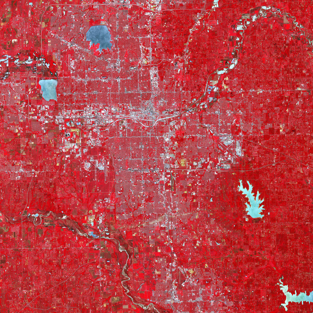 Infrared Light Reveals Tornado's Path