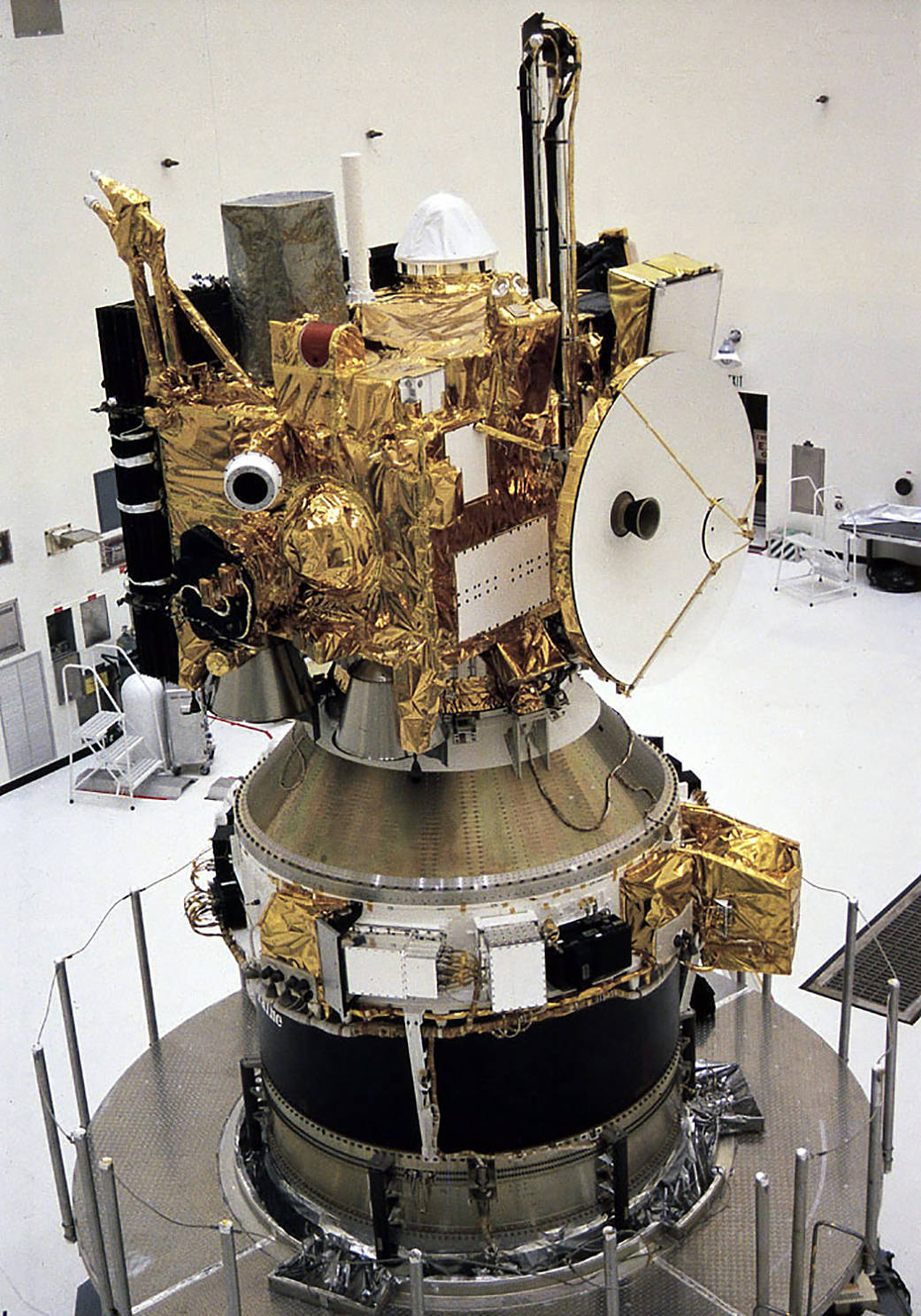 The Mars Observer and TOS payload are ready for final integration in the Titan III nose fairing.