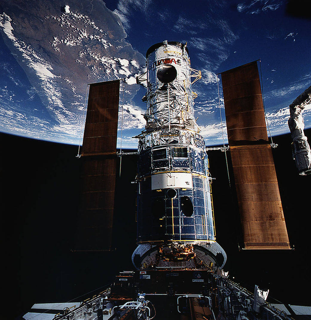 This week in 1993, space shuttle Endeavour launched for the first servicing mission of the Hubble Space Telescope, STS-61. 