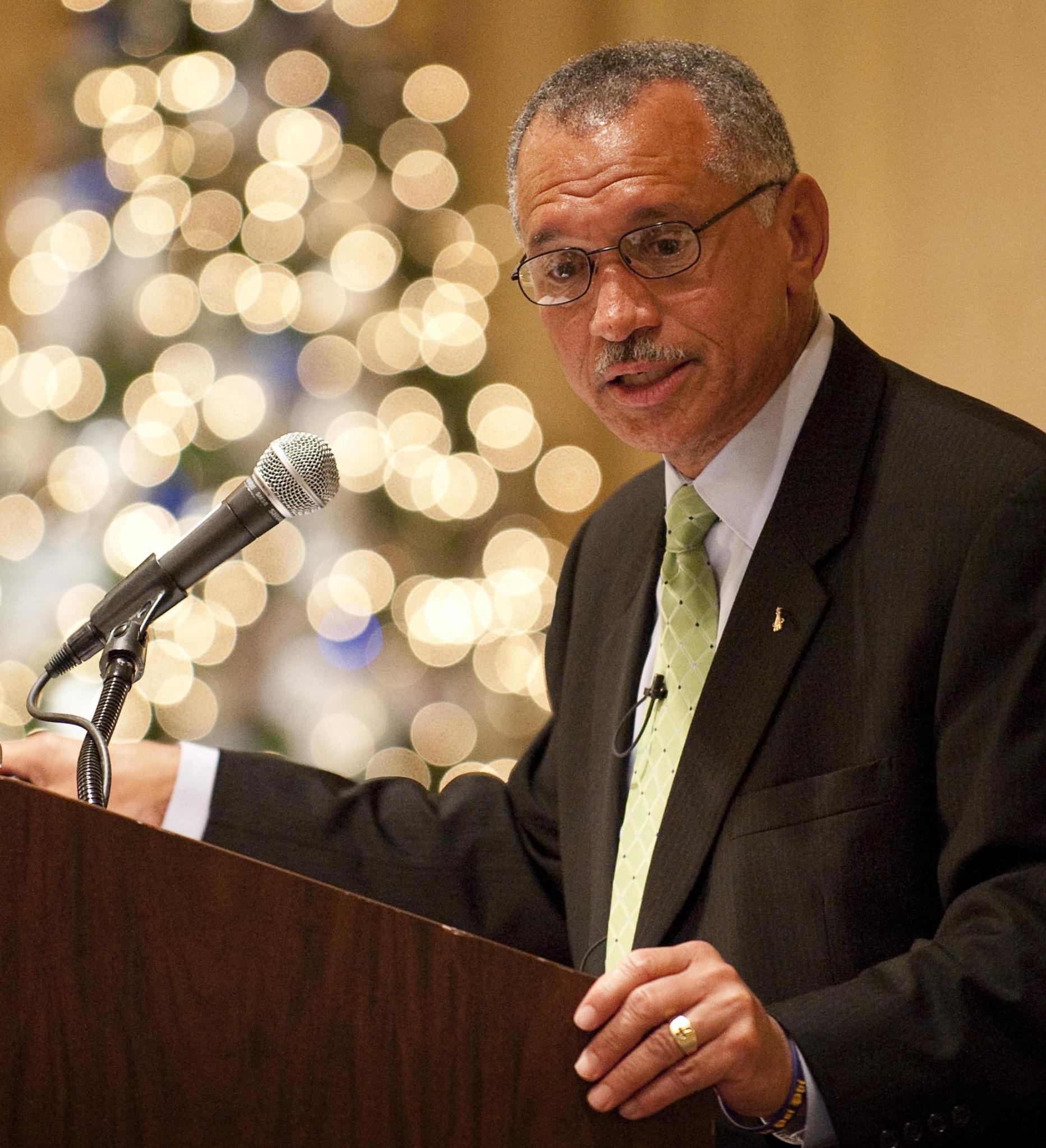 Administrator Bolden Speaks at AAIA-WIA Luncheon