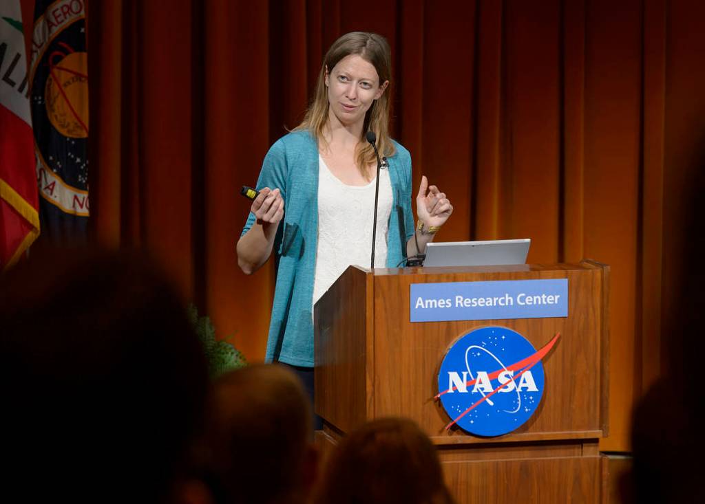 Bethany Ehlmann – Early Mars: A View from Rovers and Orbiters