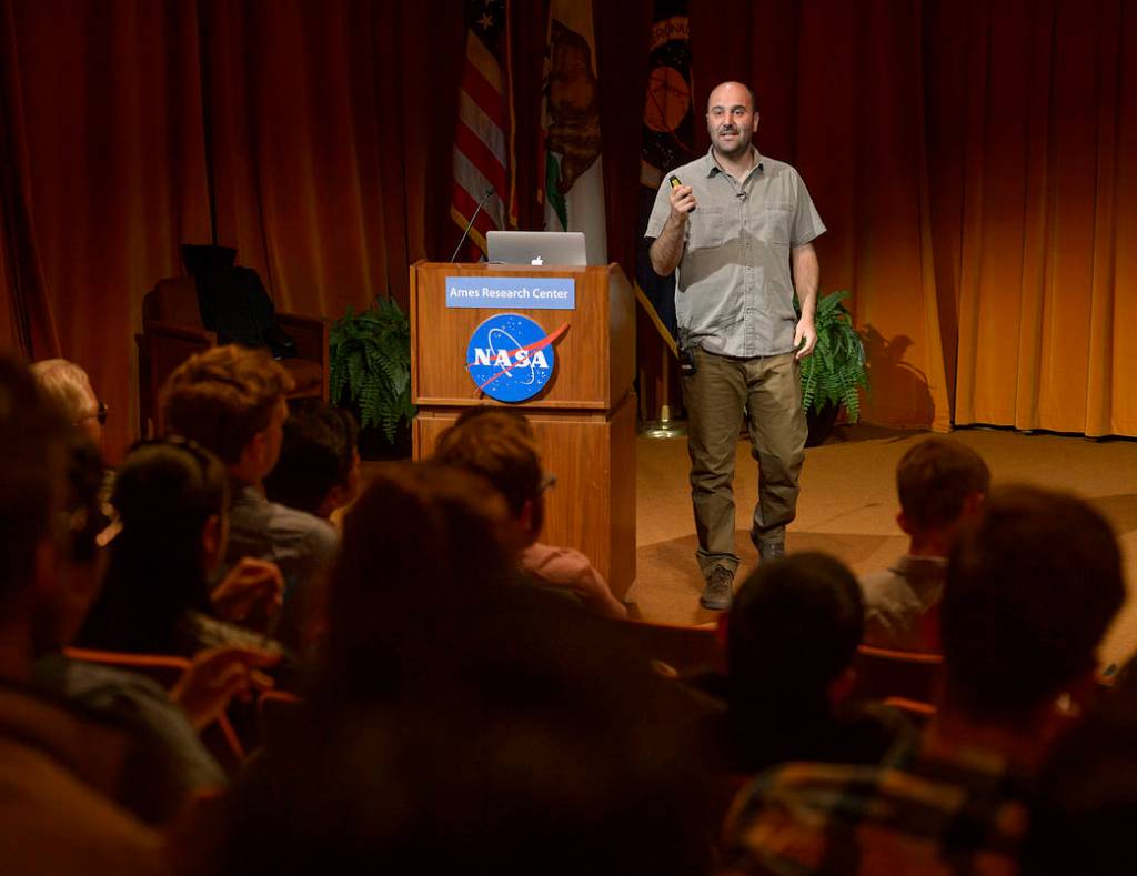 Alfonso Davila - How to Search for a Second Genesis of Life