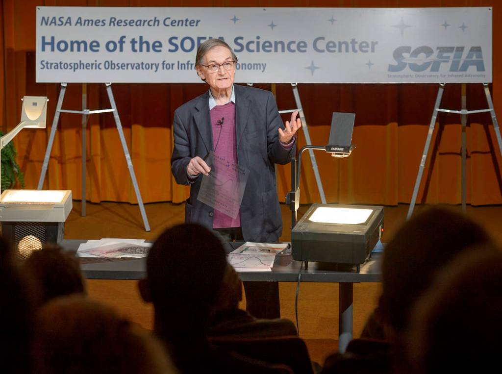 Sir Roger Penrose: New Cosmological View of Dark Matter, which Strangely and Slowly Decays