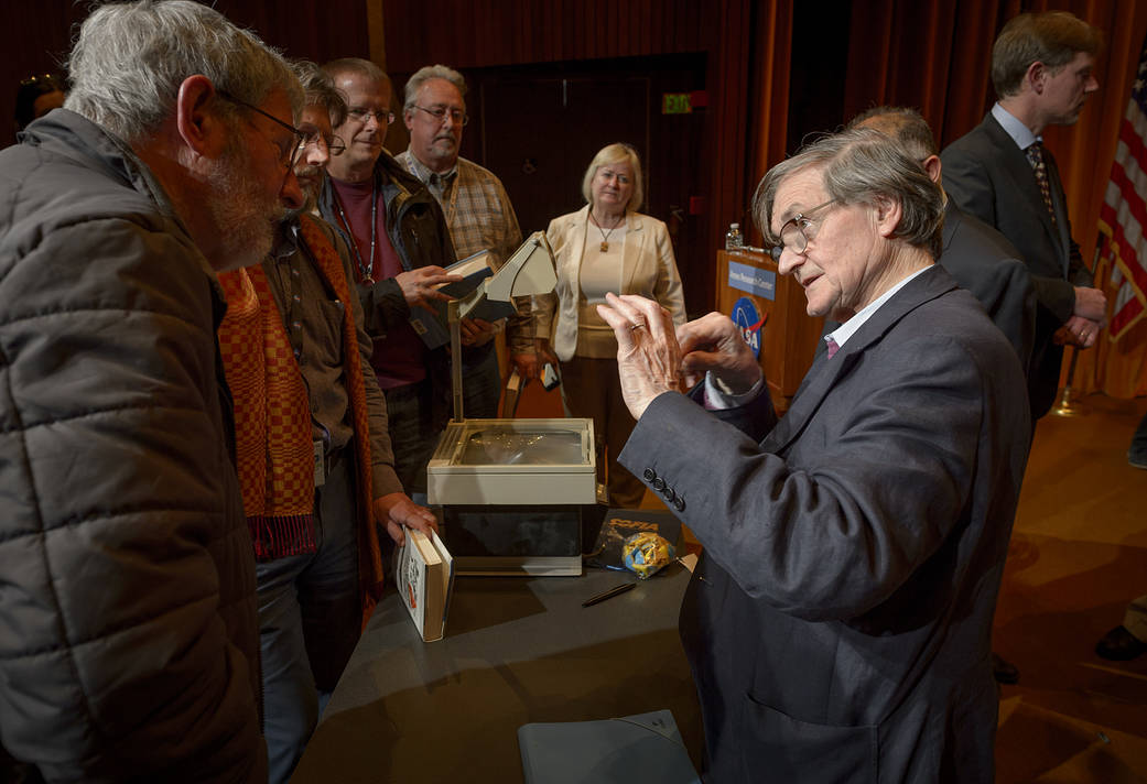 Sir Roger Penrose: New Cosmological View of Dark Matter, which Strangely and Slowly Decays