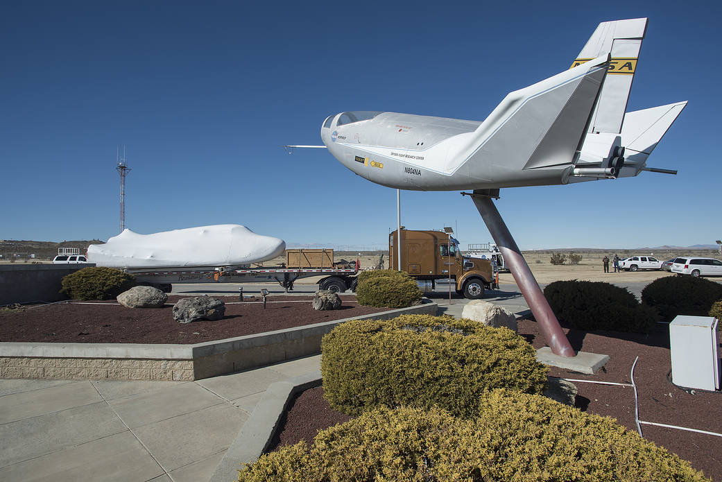 Sierra Nevada Corporation delivers the Dream Chaser space vehicle to AFRC.