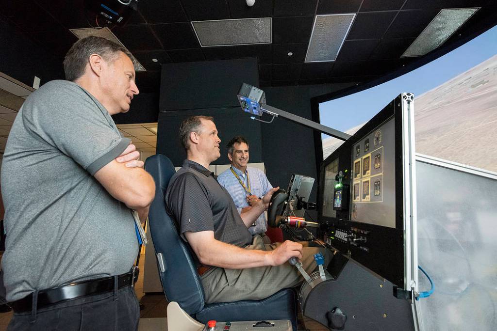 Bridenstine Pilots the X-57 Simulator for the All-electric Aircraft