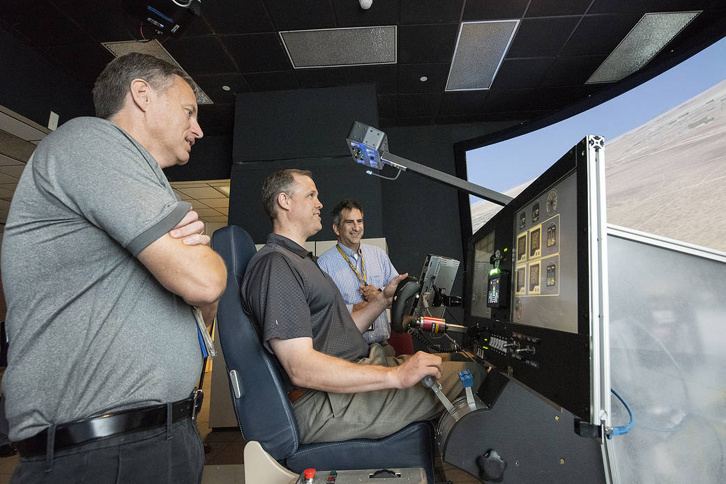 NASA Administrator Bridenstine tests the X-57 “Maxwell” simulator at AFRC.