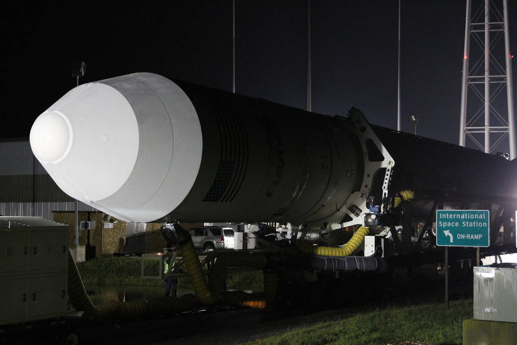 Antares rolls out to Pad 0A