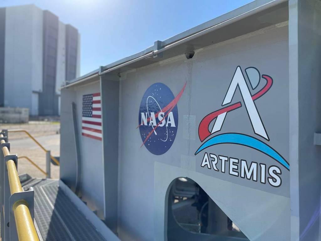 NASA’s Crawler-Transporter Adorned with Artemis Logo Ahead of Roll-Out