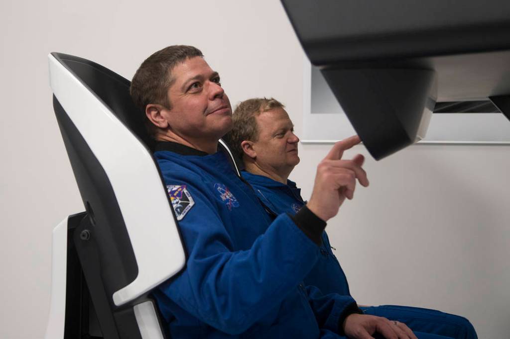 Astronaut Evaluate Crew Dragon Controls