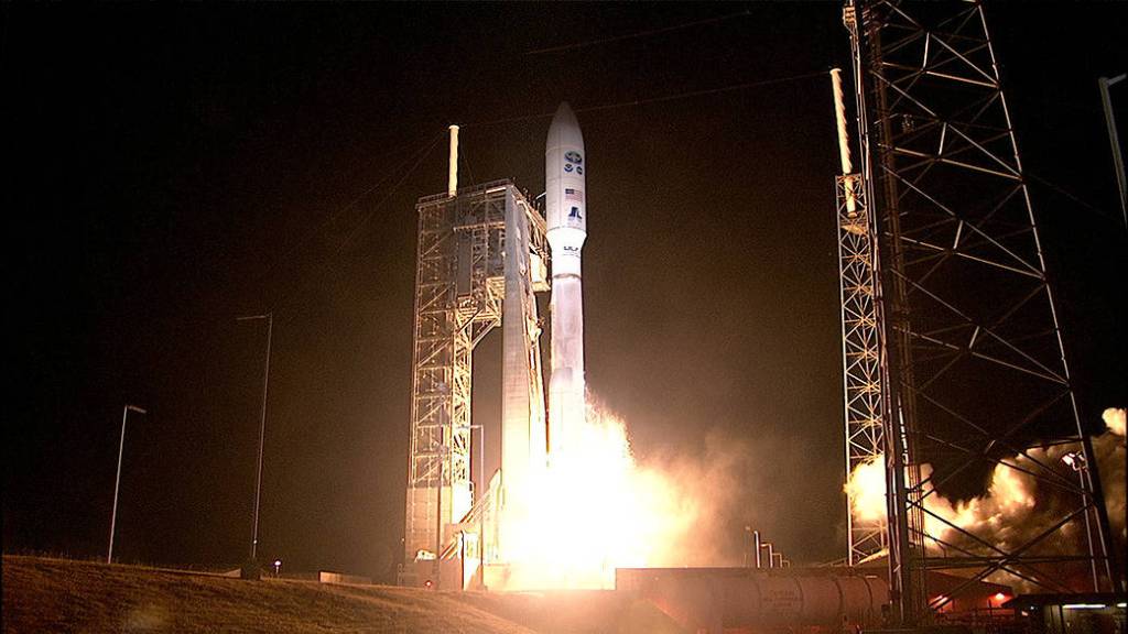 Atlas V Rocket Engines Roar to Life