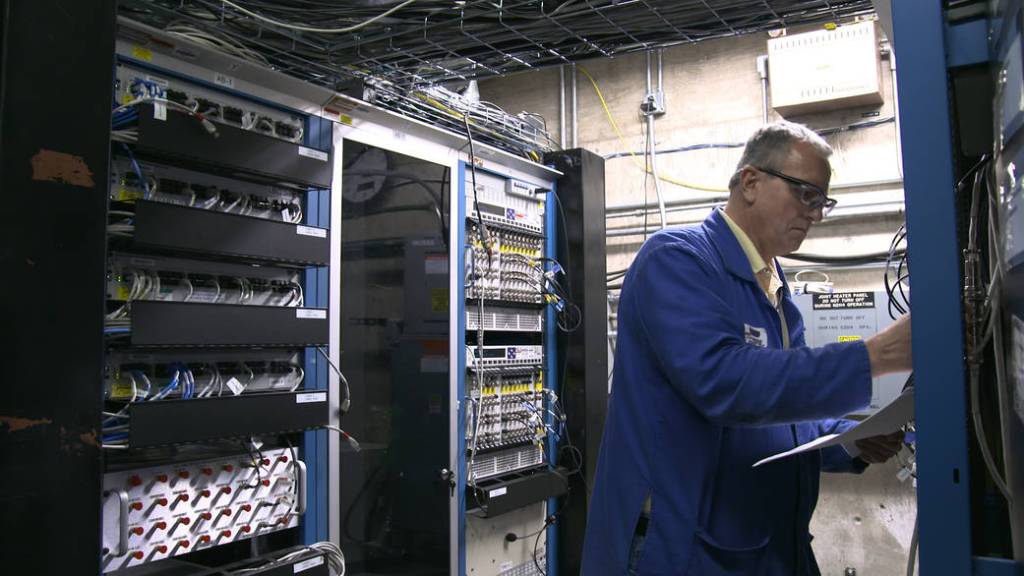 NASA, Orbital ATK Preparing Solid Rocket Booster Avionics for Mission Success