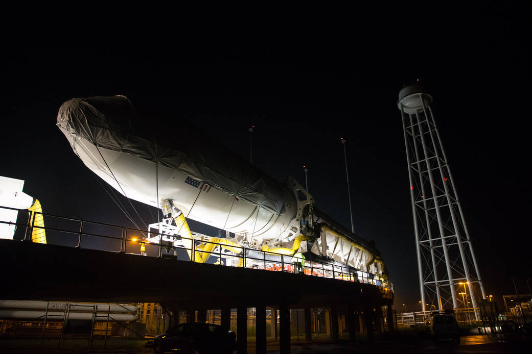 Antares rolls out to Mid-Atlantic Regional Spaceport Pad 0A