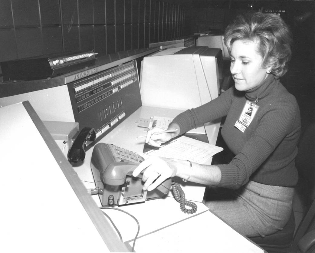 Mathematician Billie Robertson funs a November 27, 1972 real-time simulation of Trans Lunar Injection (TLI) Go-No-Go for Apollo 