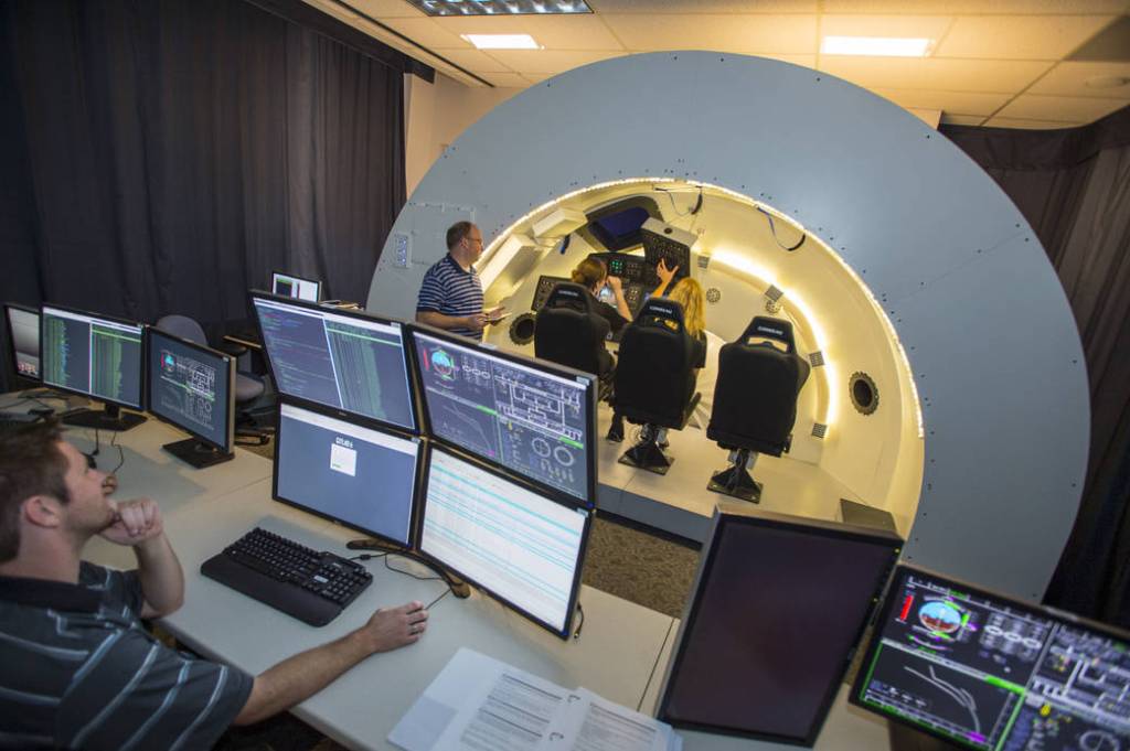 Boeing Begins Flight Sims