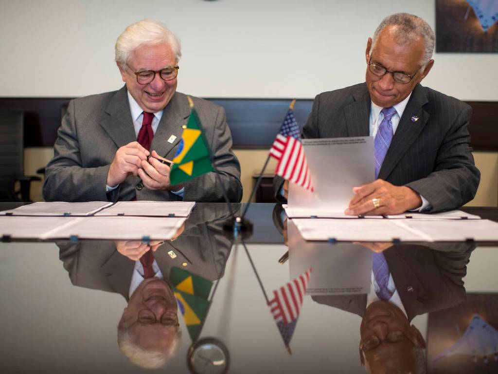NASA/Brazil Sign Heliophysics Agreement