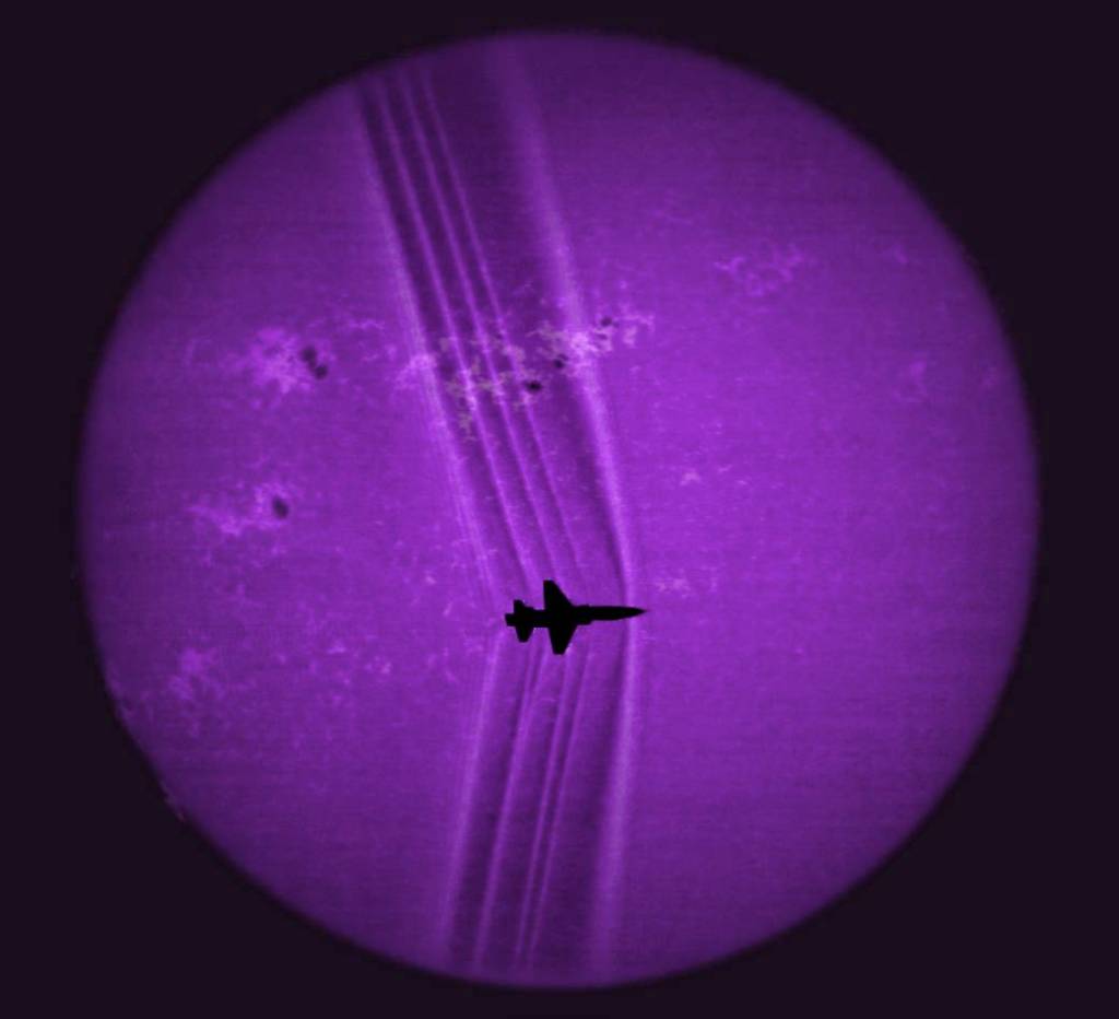 Supersonic T-38C Schlieren Image