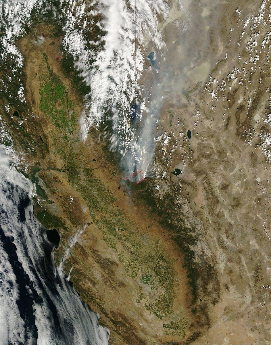 This natural-color satellite image of the drought-fueled Rim Fire was collected by the Moderate Resolution Imaging Spectroradiom