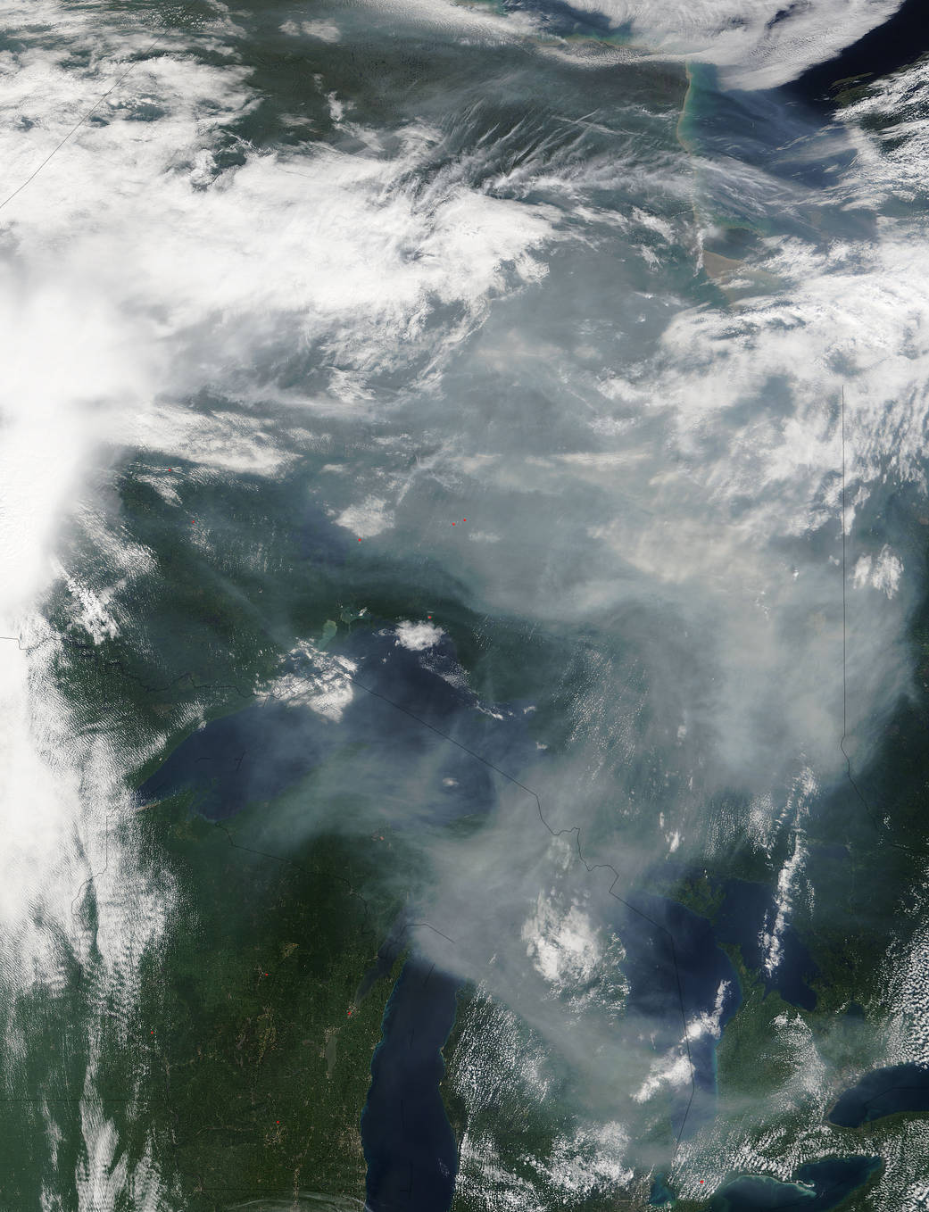 Smoke from western Canadian fires moves east