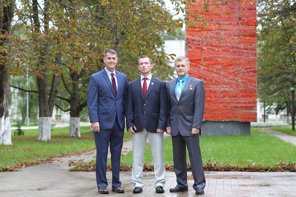 Expedition 49-50 Crew Members in Star City, Russia