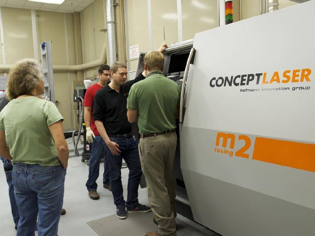 Engineers at the Marshall Space Flight Center are learning how to operate the new Selective Laser Melting machine.