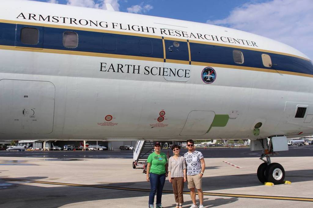 Chen and Graduate Students on the DC-8 CPEX Project