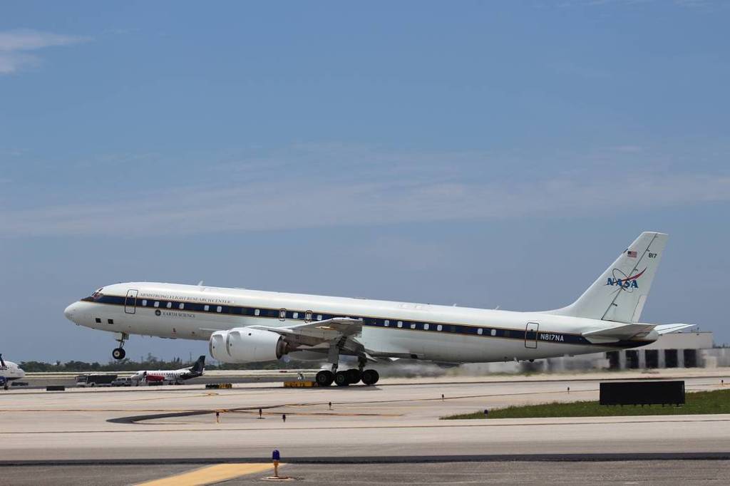 DC-8 lifts off on CPEX Science Flight