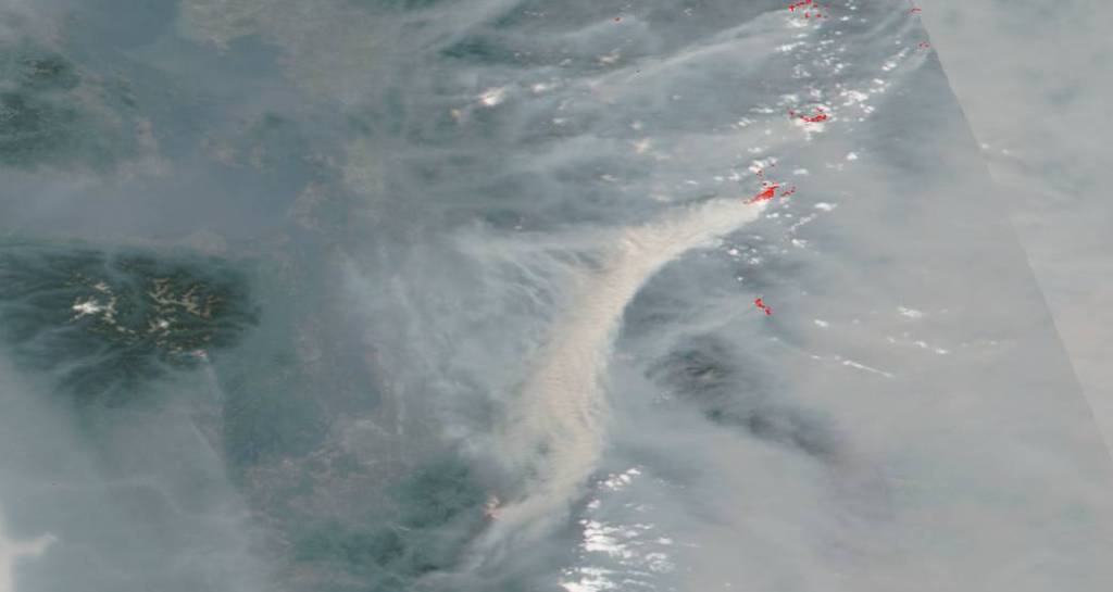 Washington State’s Crescent Mountain Fire Spewing Smoke Across the Landscape