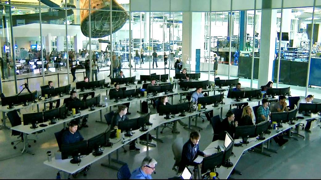 SpaceX Engineers Follow Countdown