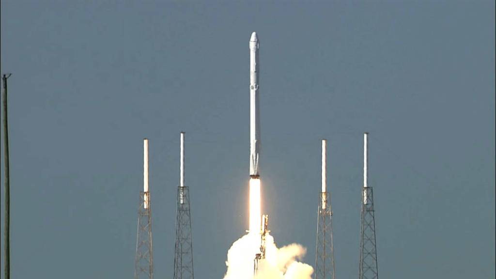 Falcon 9’s Merlin Engines Roar to Life