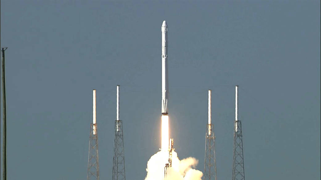 Falcon 9's Merlin Engines Roars to Life